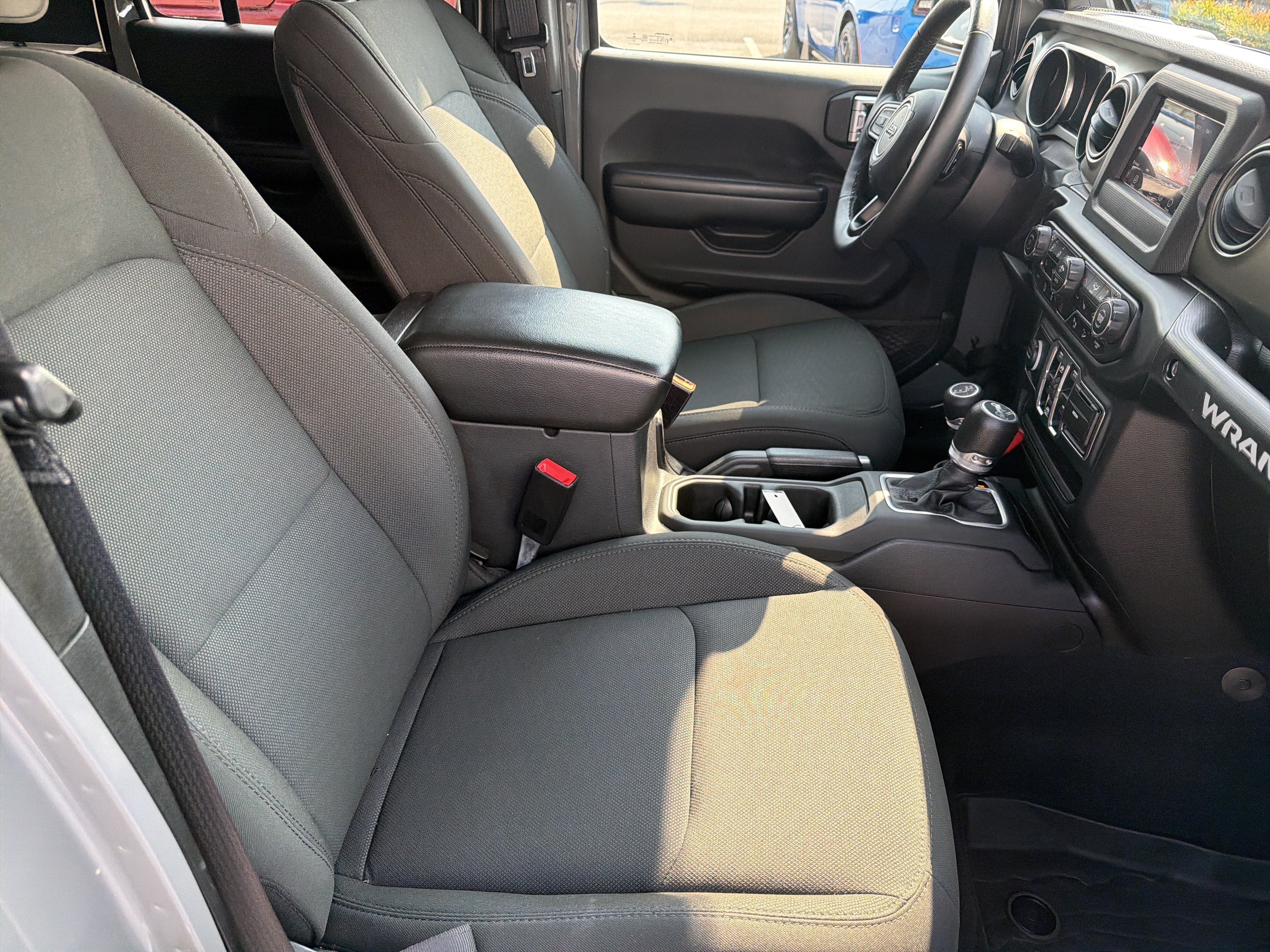 Used 2018 Jeep Wrangler Unlimited Sport S AWD/4WD image 33