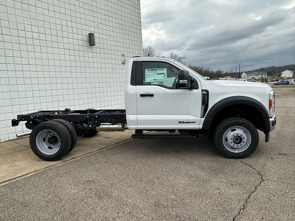 New 2026 Ford F550 4x4 Regular Cab Super Duty image 4