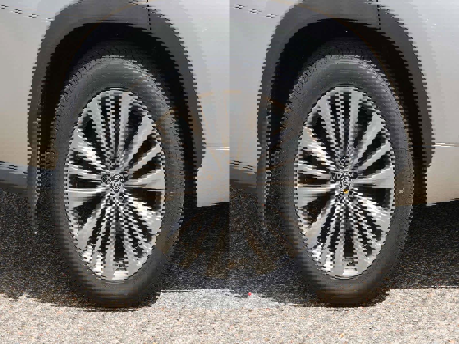 Used 2020 Toyota Highlander Platinum image 9