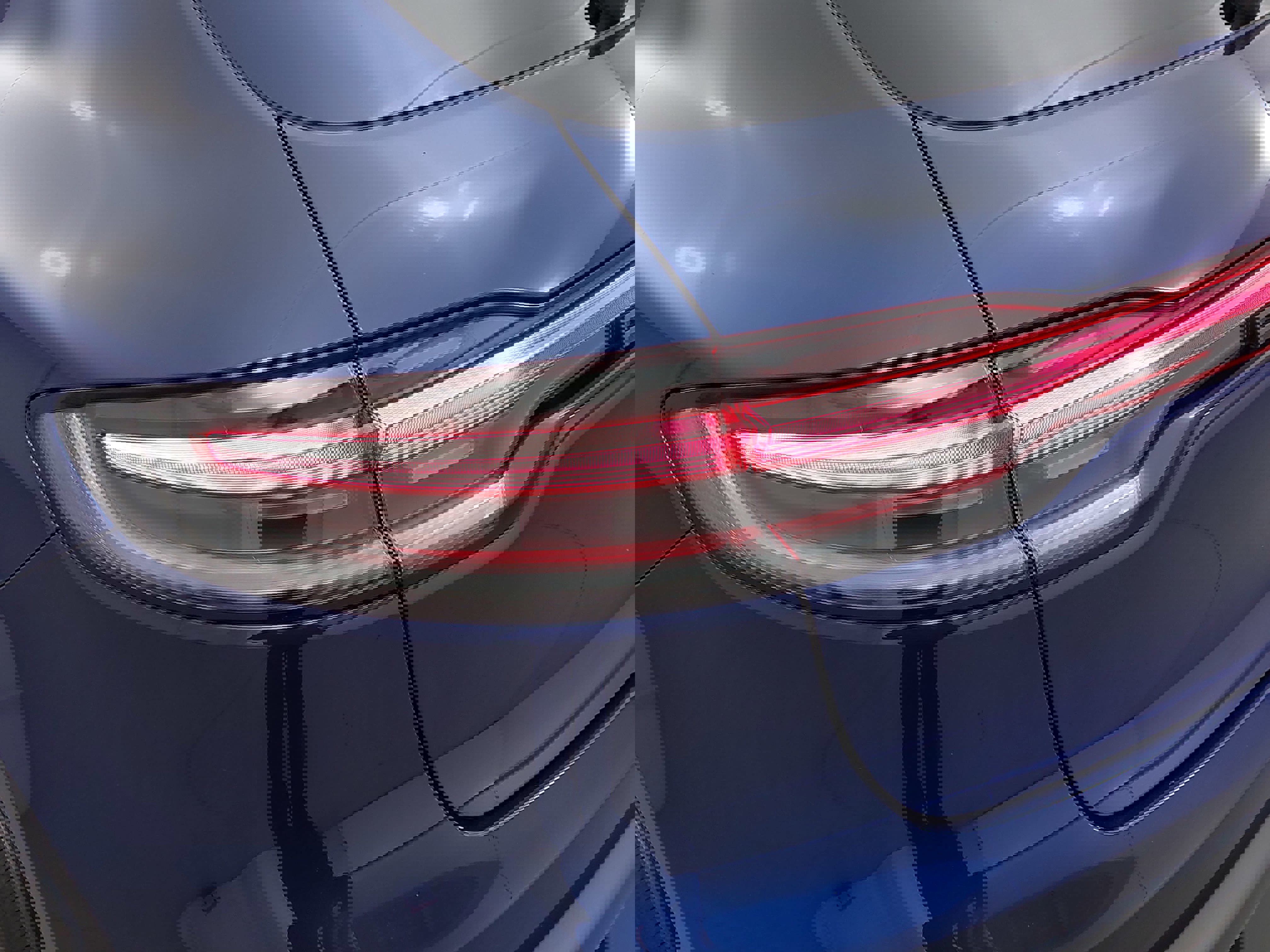 Used 2025 Porsche Macan Turbo image 36