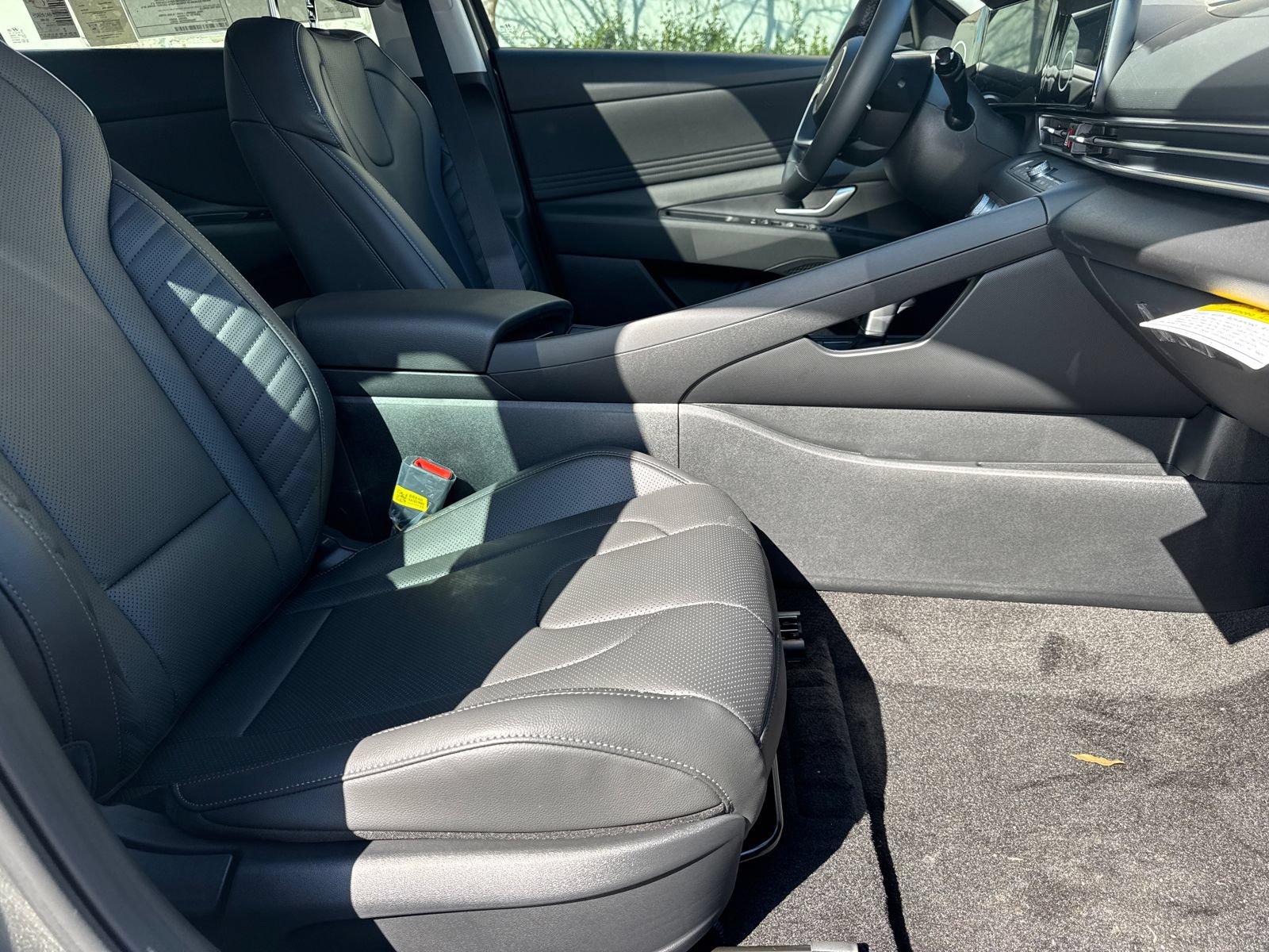 New 2026 Hyundai Elantra Limited FWD image 14