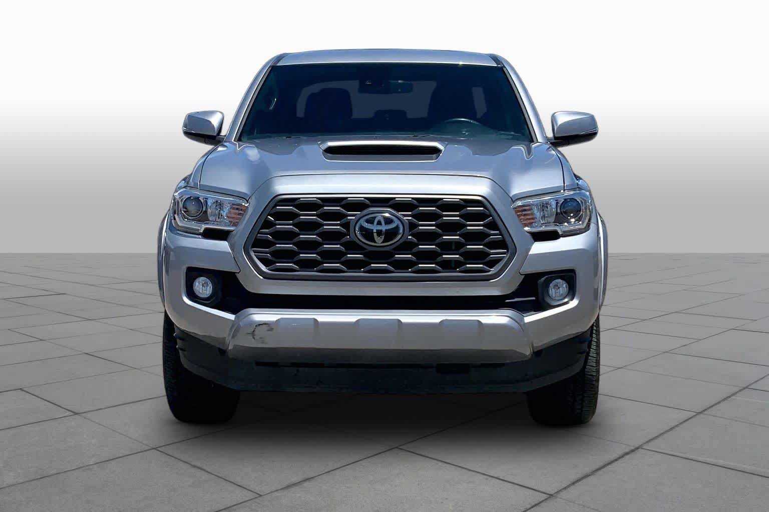 Used 2020 Toyota Tacoma TRD Sport w/ Technology Package AWD/4WD image 4