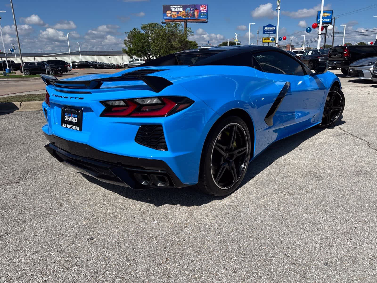 Used 2023 Chevrolet Corvette Stingray Premium Conv w/ Z51 Performance Package RWD image 5