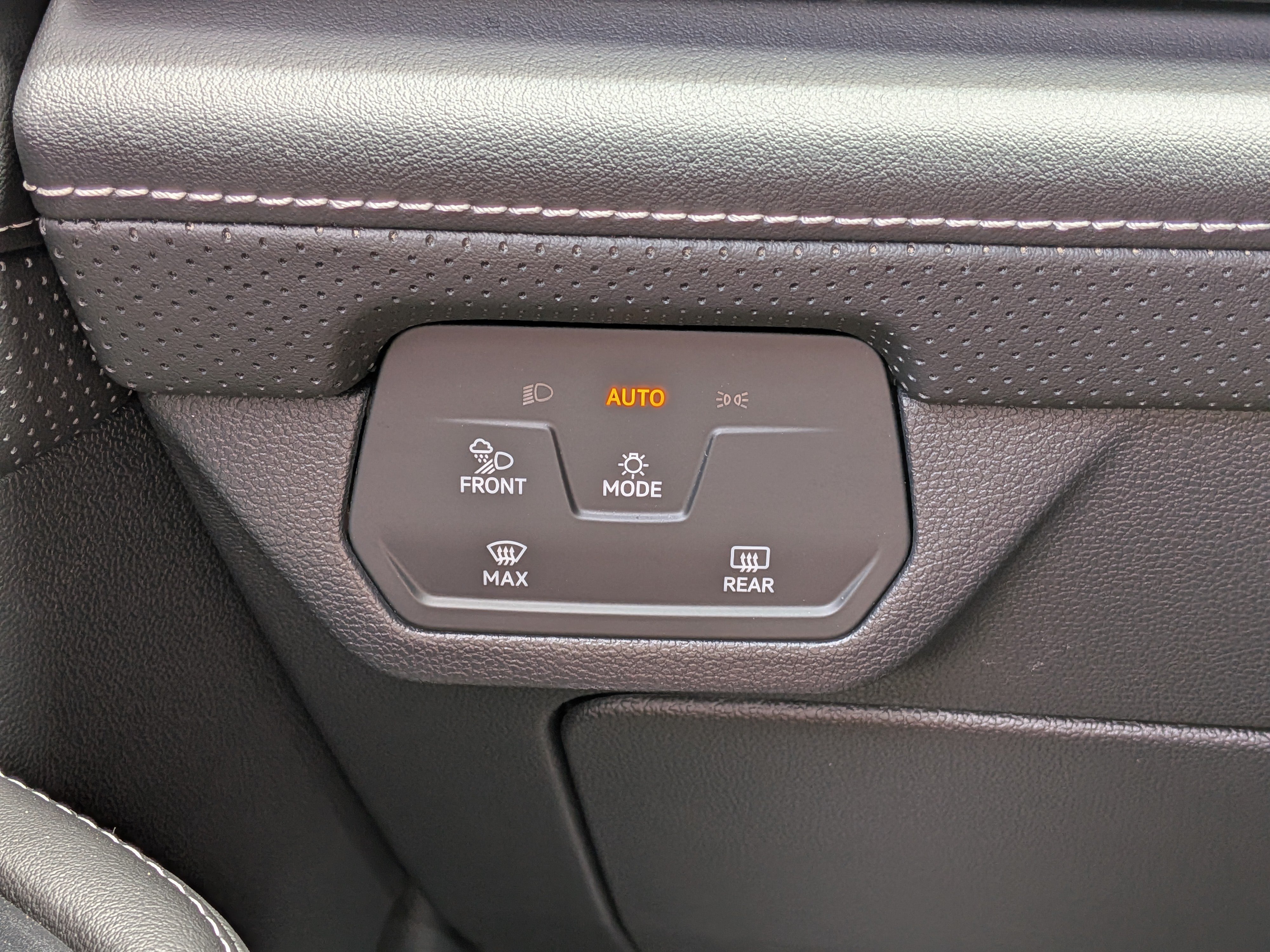 Used 2026 Volkswagen Atlas SE FWD image 24