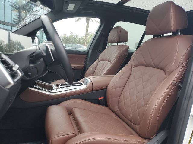 Used 2025 BMW X5 xDrive40i w/ Climate Comfort Package image 18
