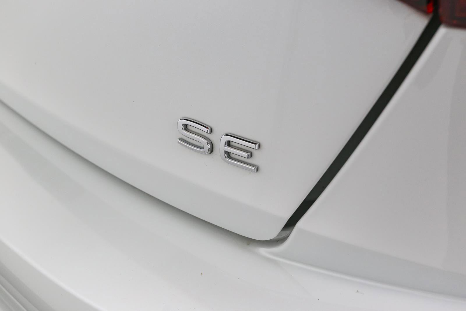 Used 2024 Volkswagen Jetta SE image 13