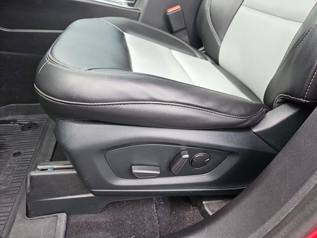 Used 2023 Ford Explorer XLT w/ Equipment Group 202A RWD image 18