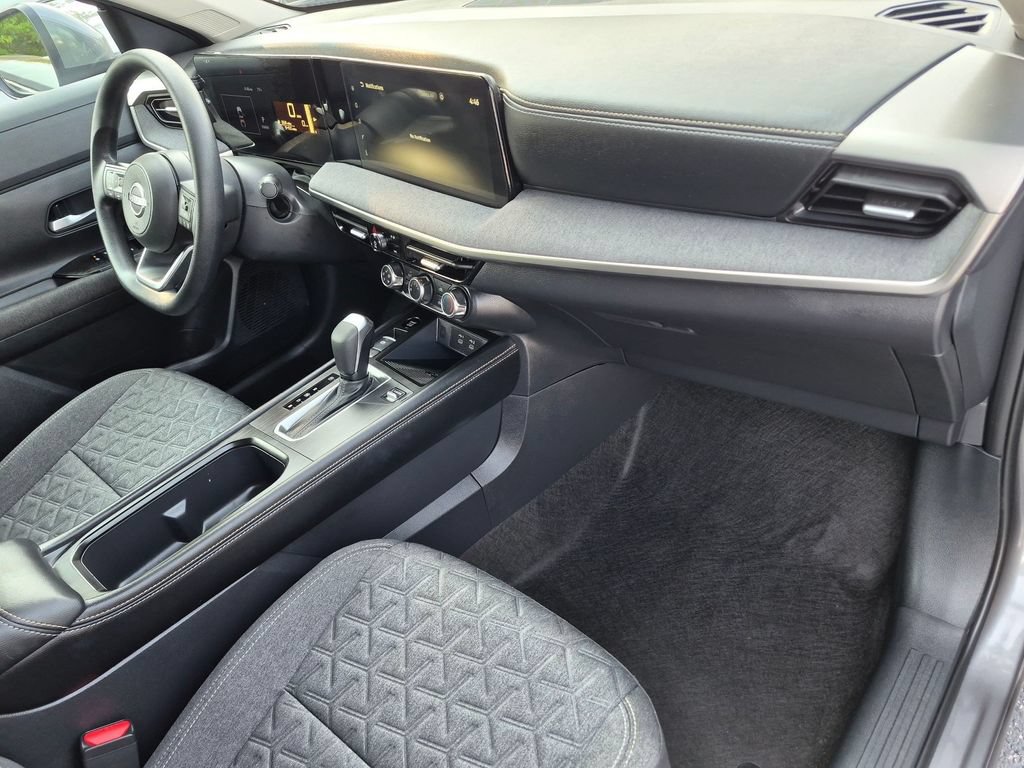 Used 2025 Nissan Kicks SV AWD/4WD image 26