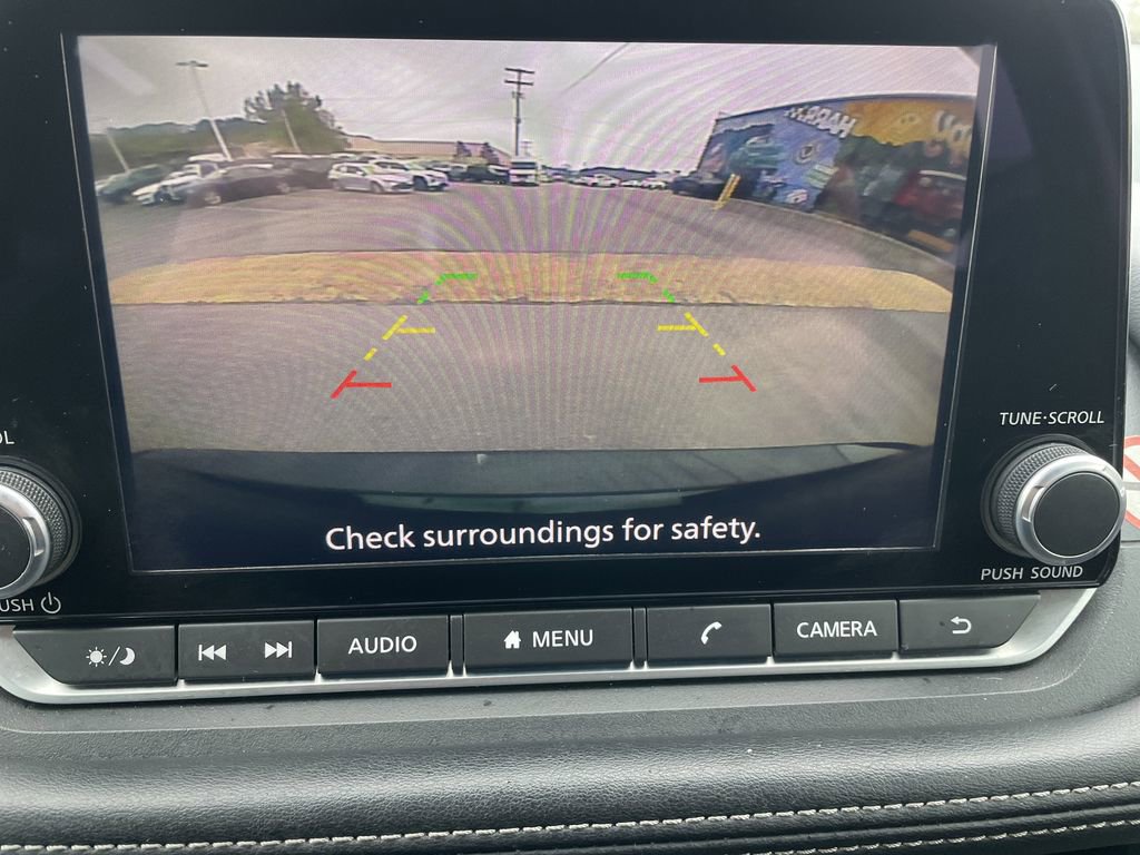 Used 2024 Nissan Rogue S FWD image 19