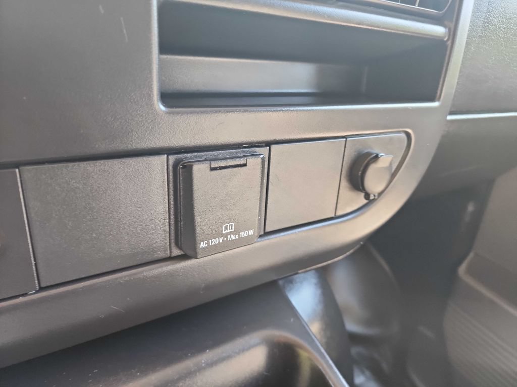 Used 2018 Chevrolet Express 2500 w/ Driver Convenience Package RWD image 27