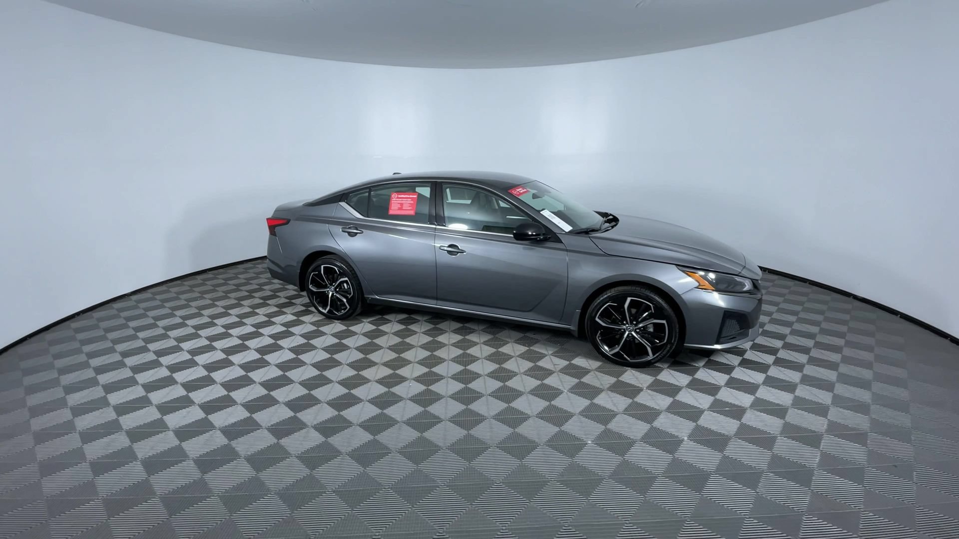 Certified 2025 Nissan Altima 2.5 SR AWD/4WD image 2