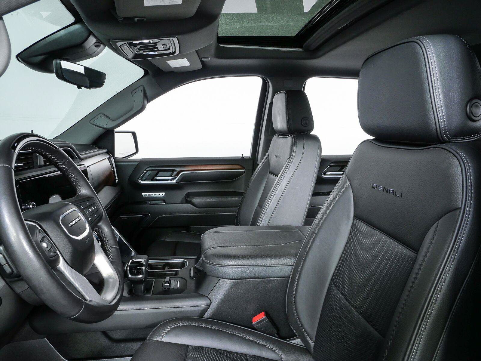 Used 2024 GMC Sierra 1500 Denali AWD/4WD image 9