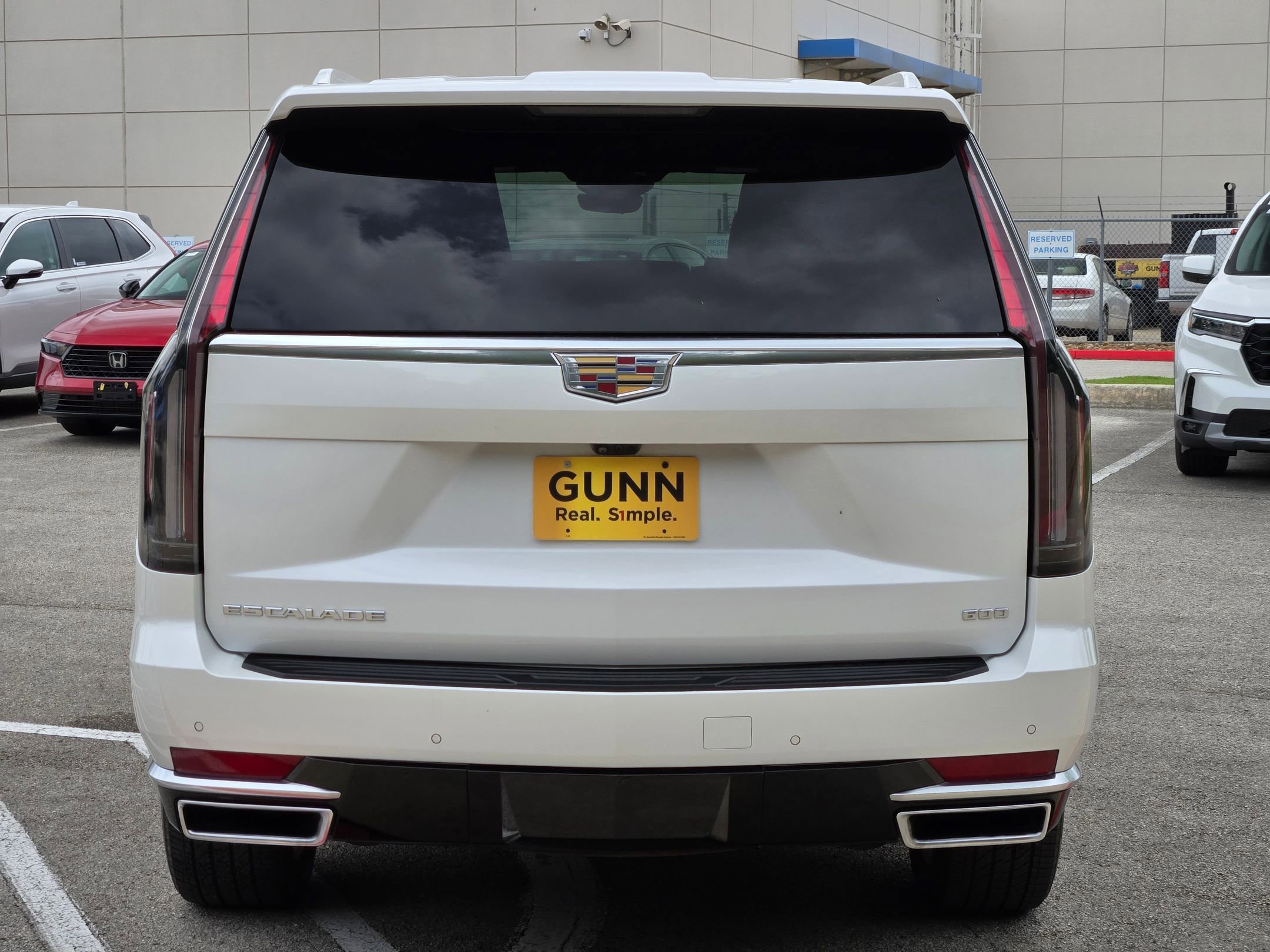 Used 2024 Cadillac Escalade ESV Premium Luxury AWD/4WD image 4