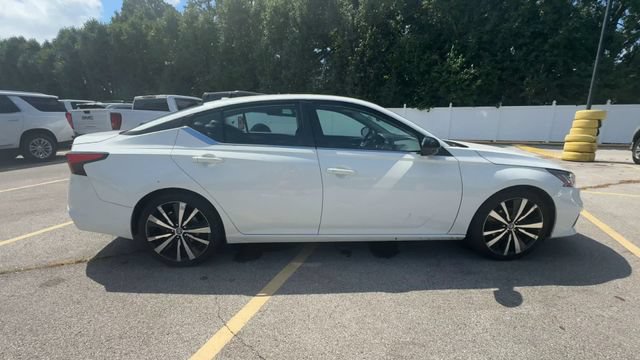 Used 2022 Nissan Altima 2.5 SR FWD image 9