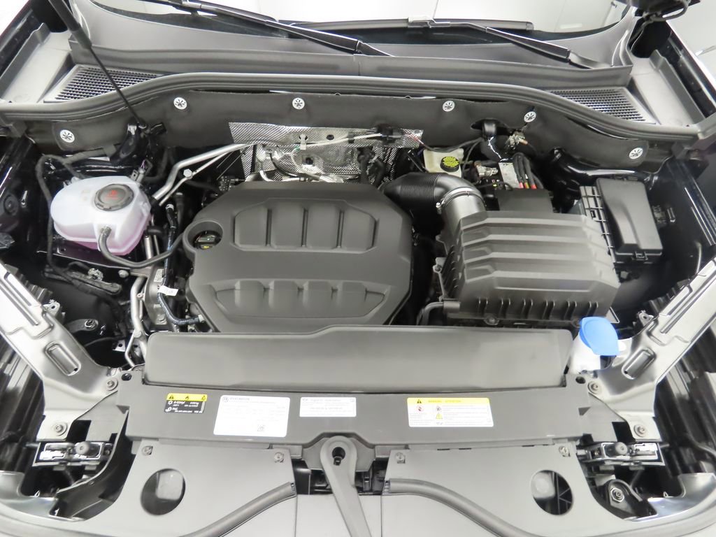 Used 2025 Volkswagen Atlas Cross Sport SE image 29
