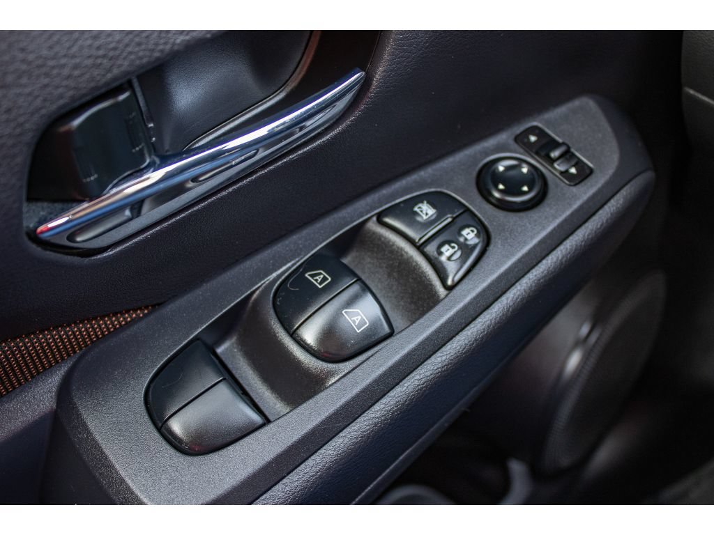 Used 2024 Nissan Kicks SR FWD image 33