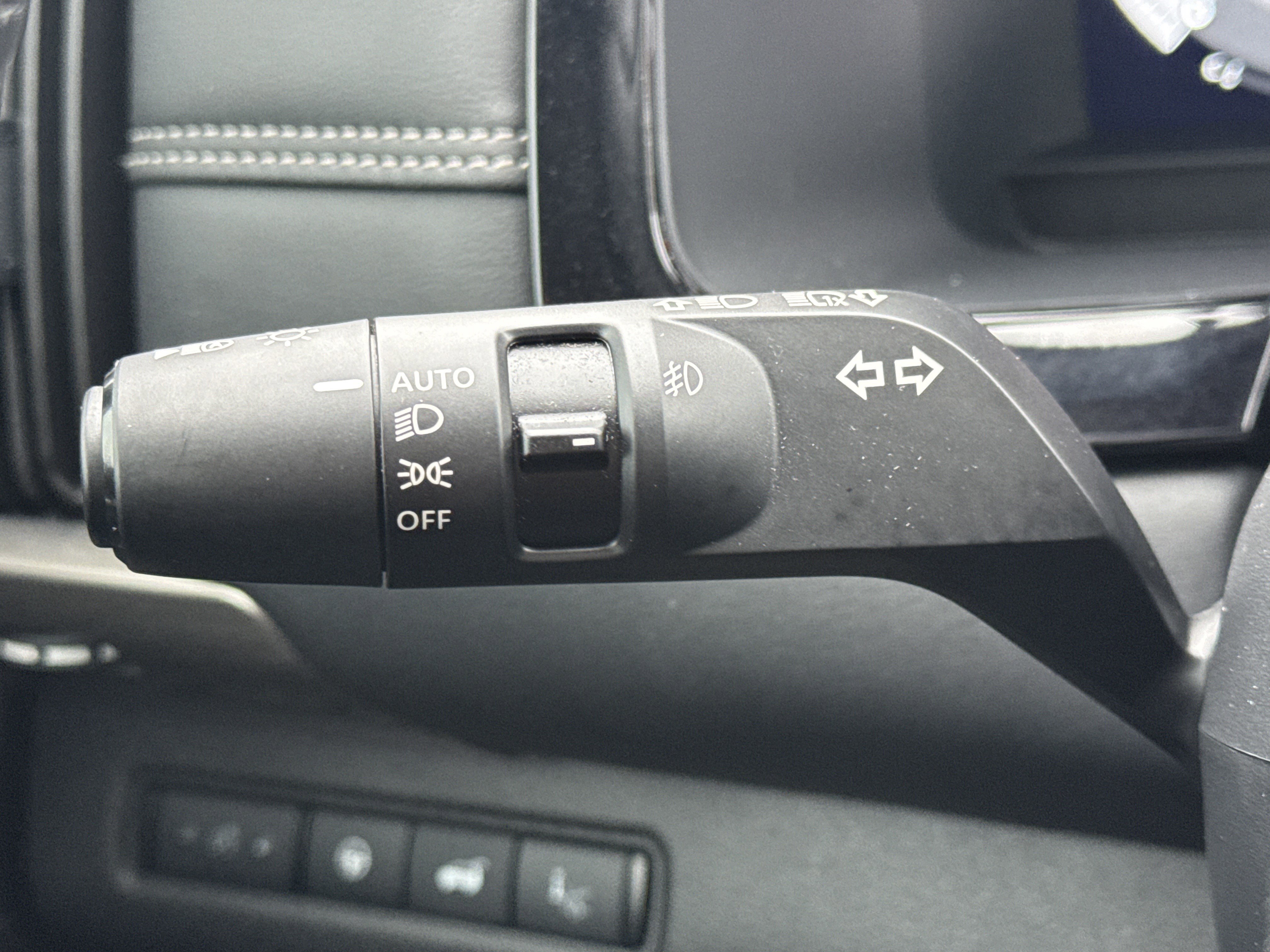 Used 2024 Nissan Pathfinder Platinum image 22