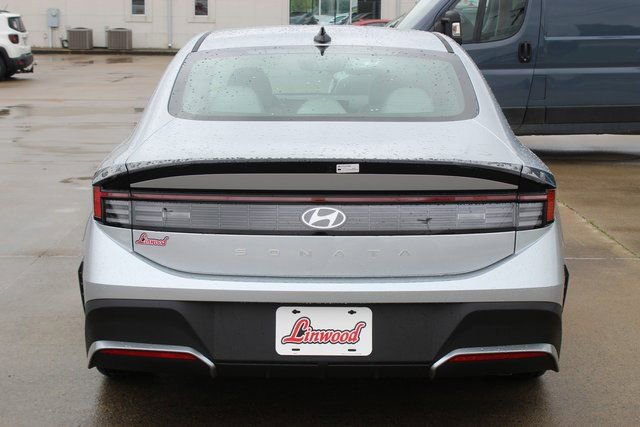 Certified 2025 Hyundai Sonata SE image 4