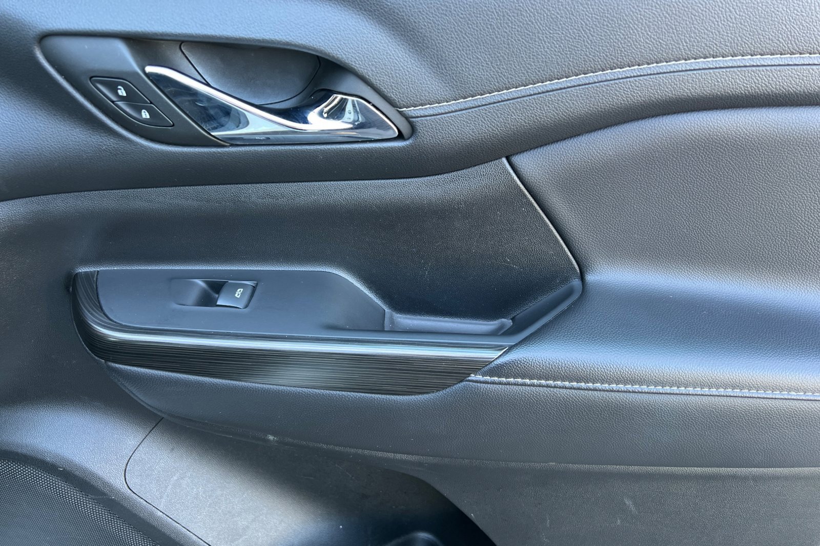 Used 2023 GMC Acadia SLT image 24