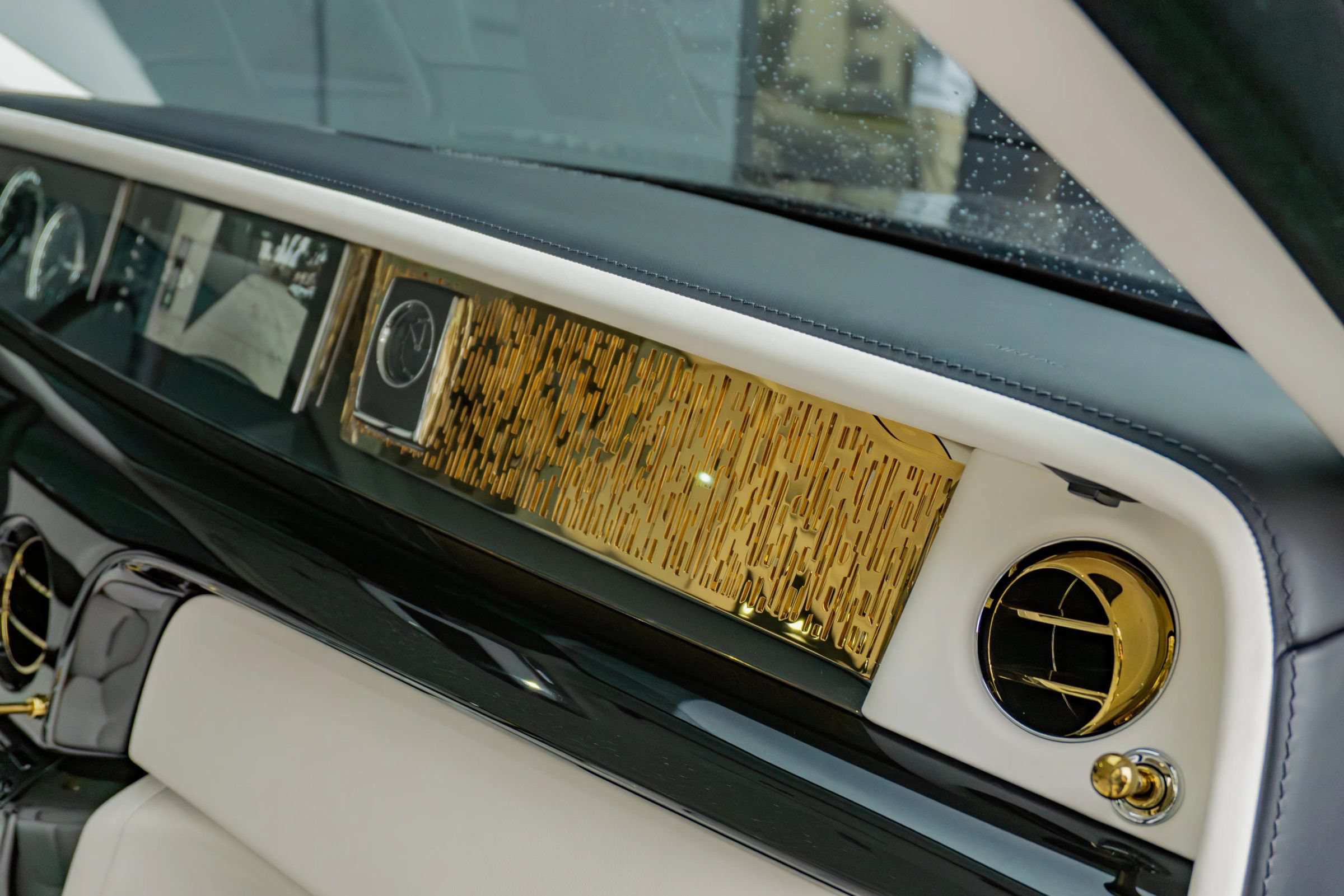 Used 2024 Rolls-Royce Phantom Sedan RWD image 69