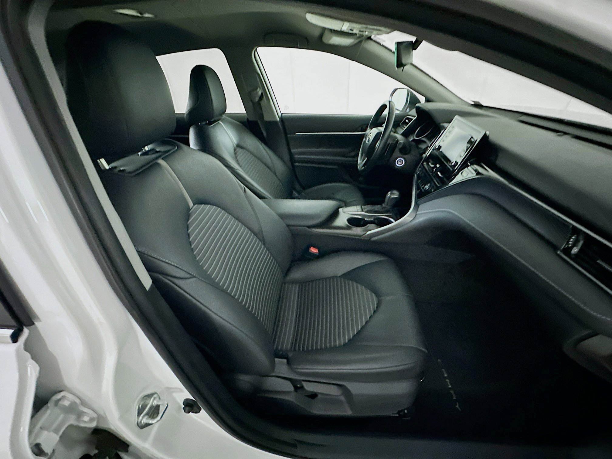 Used 2023 Toyota Camry SE image 28