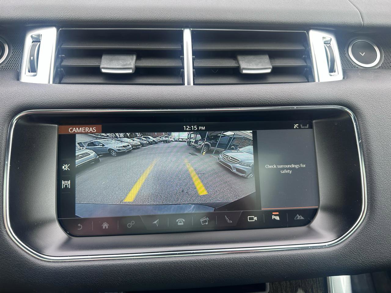 Used 2017 Land Rover Range Rover Sport HSE image 30