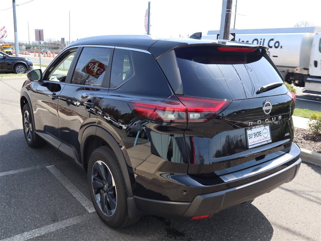 Certified 2025 Nissan Rogue SV w/ SV Premium Package image 8