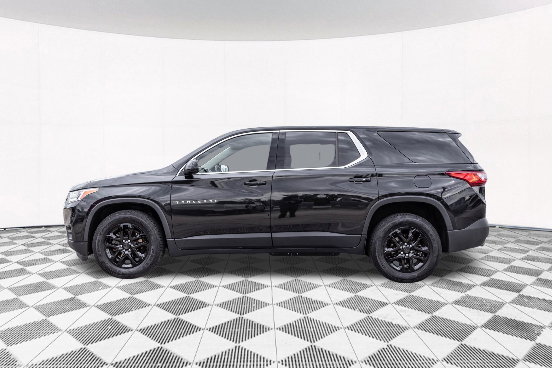 Used 2019 Chevrolet Traverse LS FWD image 13