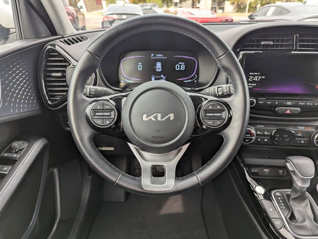 Used 2023 Kia Soul EX image 11