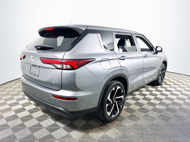 Used 2024 Mitsubishi Outlander SE FWD image 3