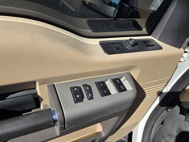 Used 2016 Ford F250 Lariat w/ Lariat Ultimate Package AWD/4WD image 35