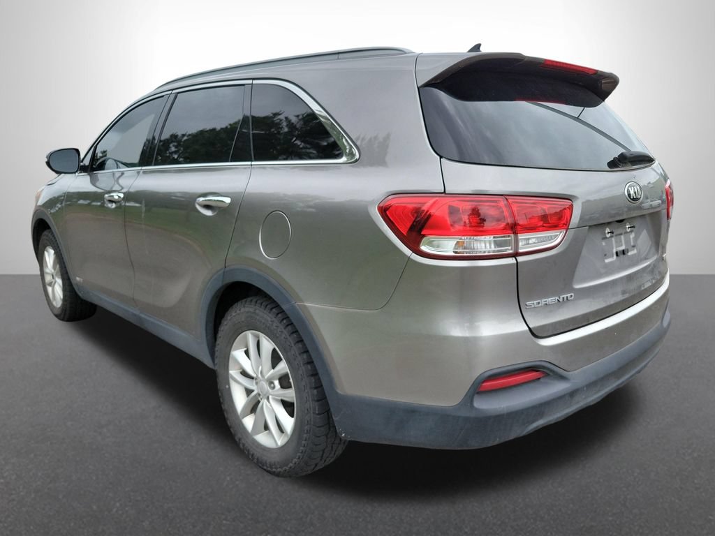 Used 2018 Kia Sorento AWD image 3