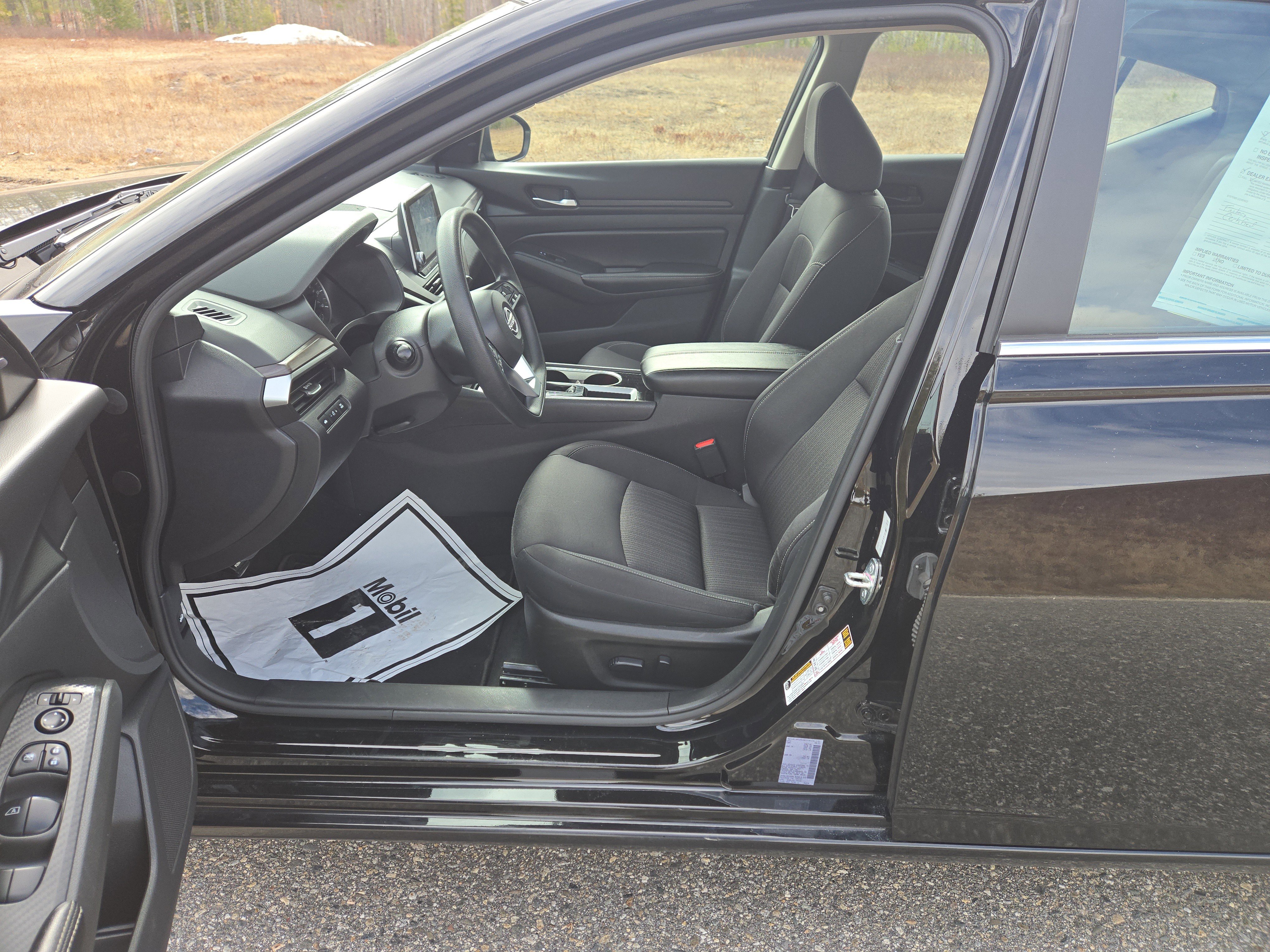 Used 2024 Nissan Altima 2.5 SV image 14