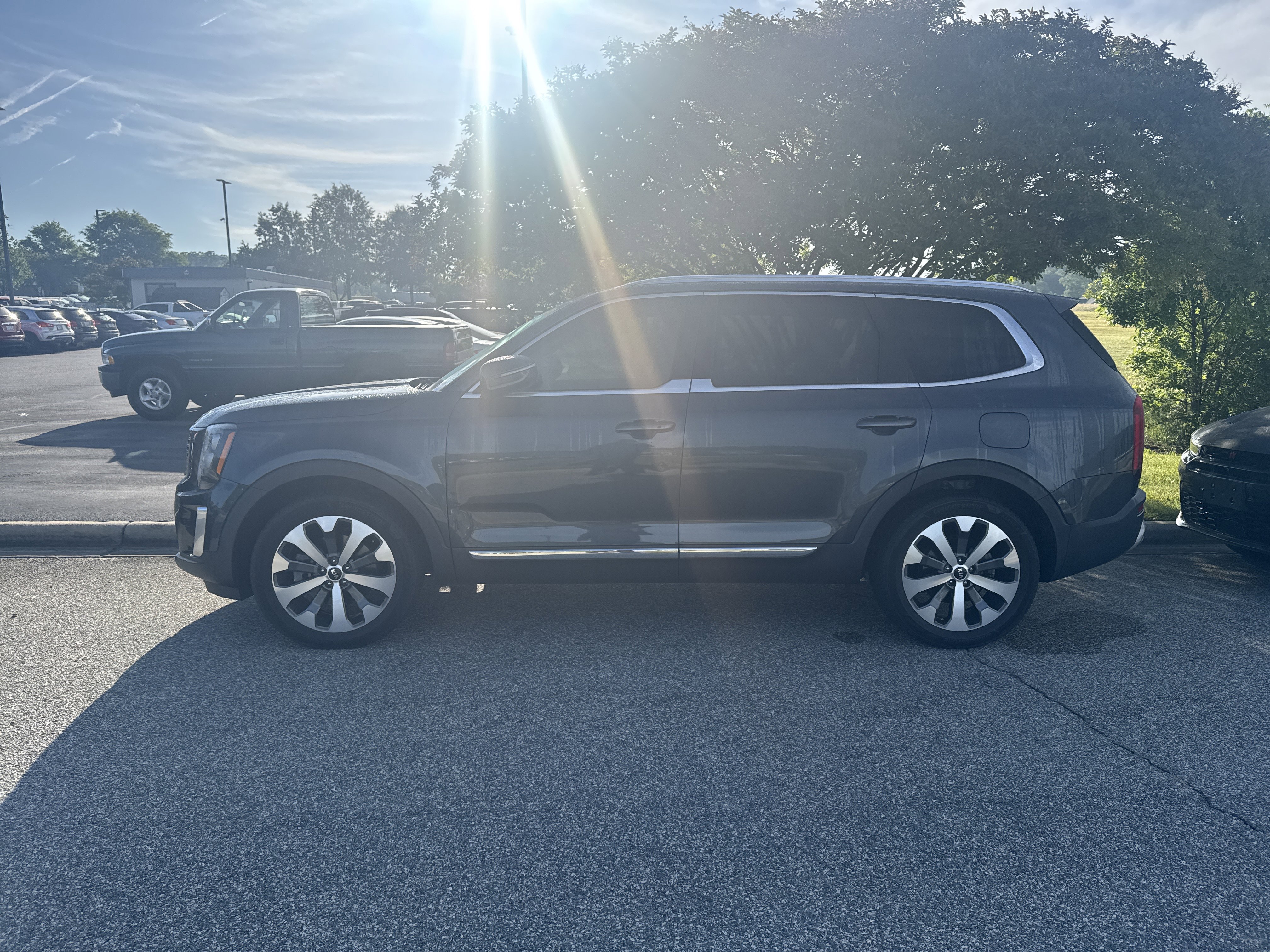 Used 2021 Kia Telluride EX w/ EX Premium Package FWD image 7