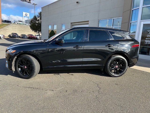 Used 2023 Jaguar F-PACE S image 3