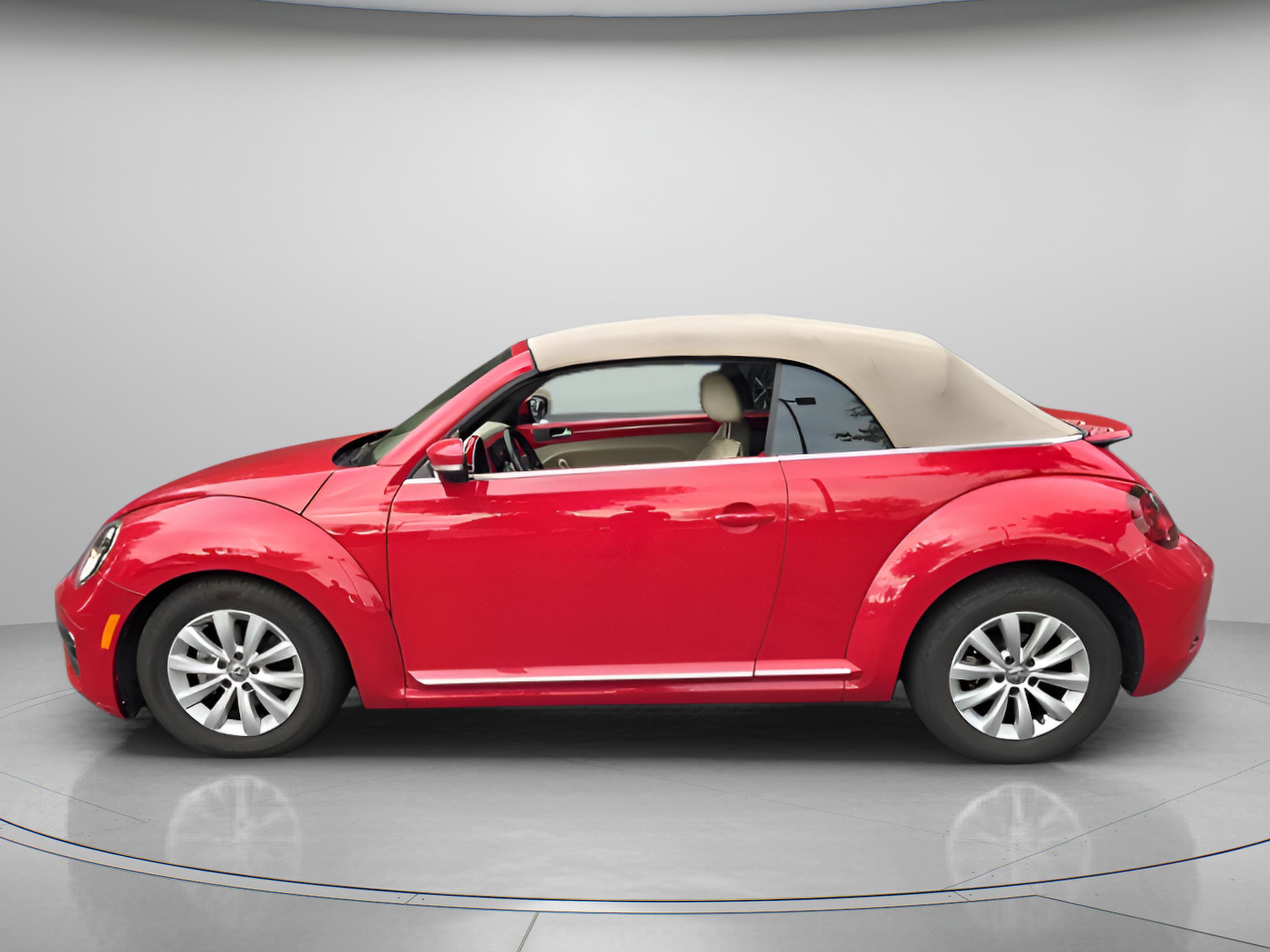 Used 2019 Volkswagen Beetle 2.0T S FWD image 2