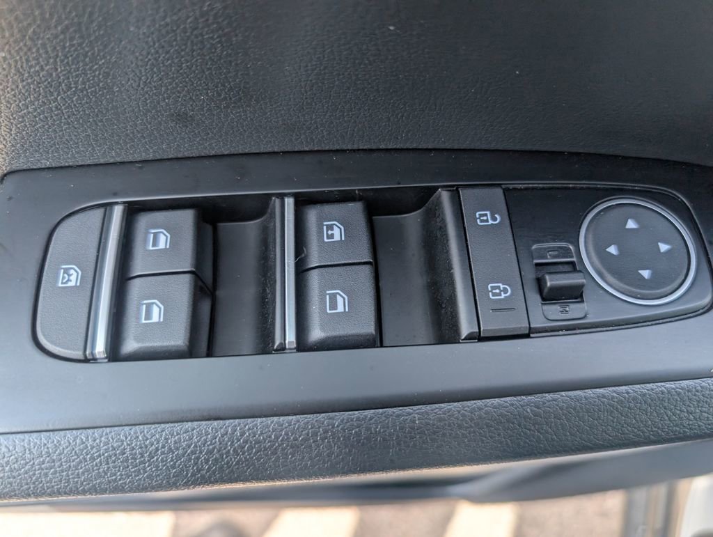 Used 2025 Kia Soul LX FWD image 10