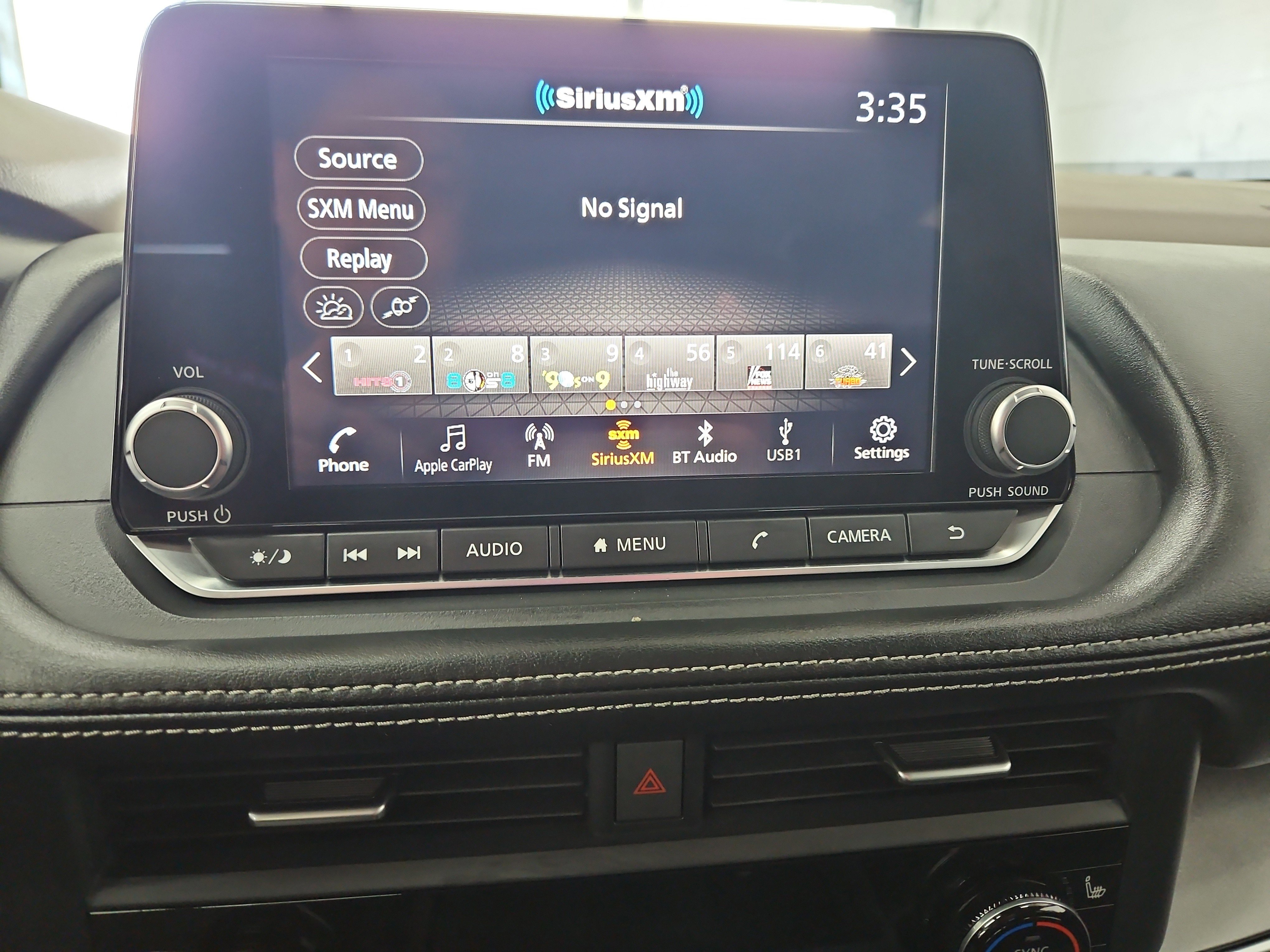 Used 2023 Nissan Rogue SV w/ SV Premium B Package image 19