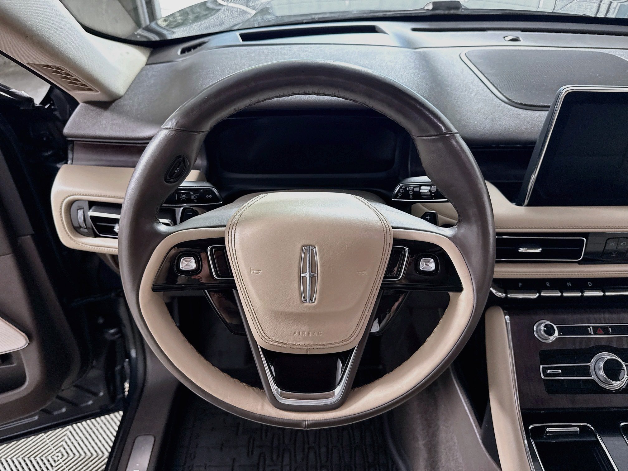 Used 2022 Lincoln Aviator Grand Touring w/ Equipment Group 301A AWD/4WD image 17
