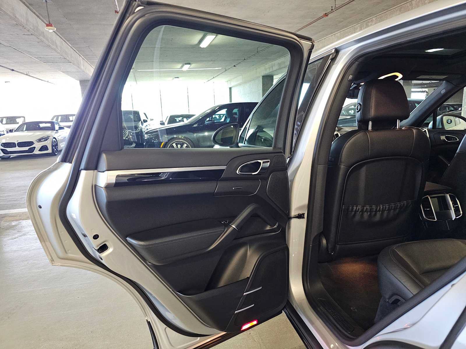 Used 2013 Porsche Cayenne AWD/4WD image 30