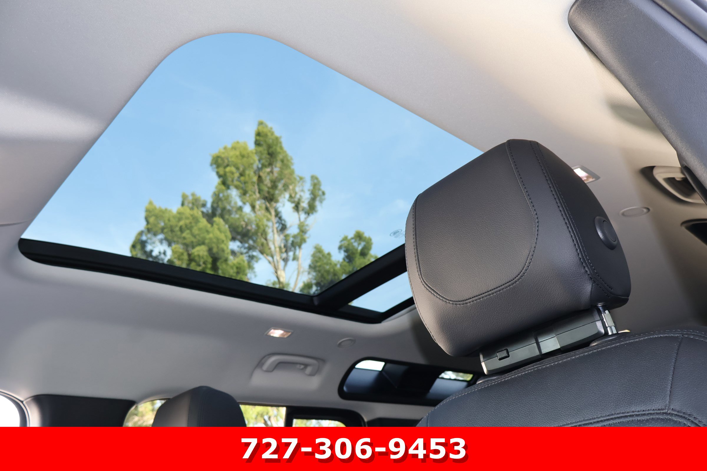 Used 2024 Land Rover Defender 110 S image 5