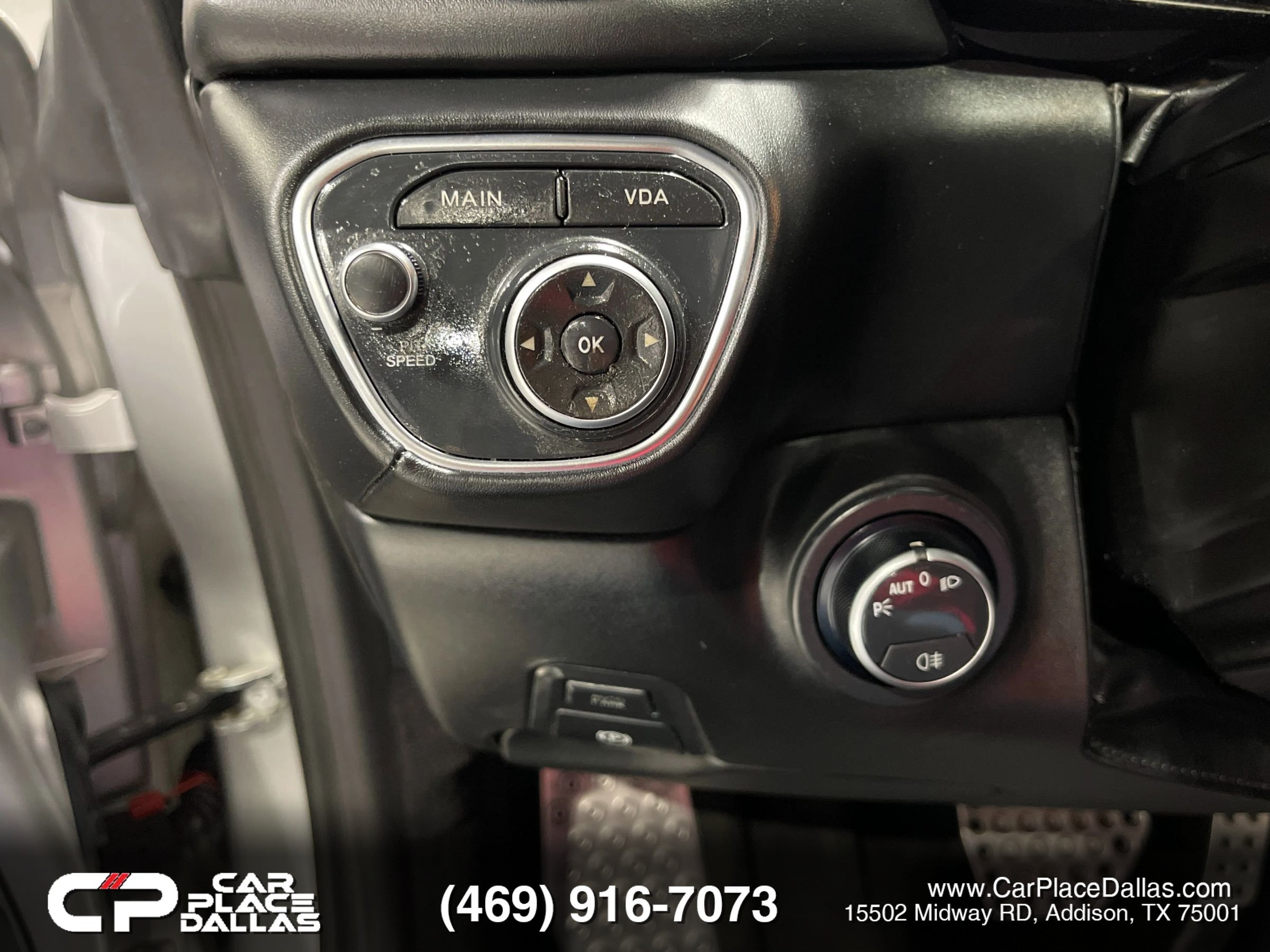 Used 2016 Ferrari California T RWD image 32