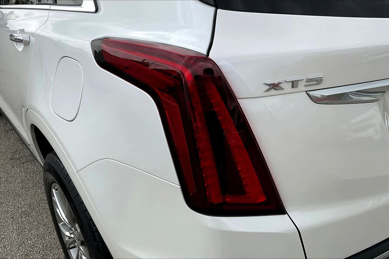 Used 2021 Cadillac XT5 Premium Luxury image 28