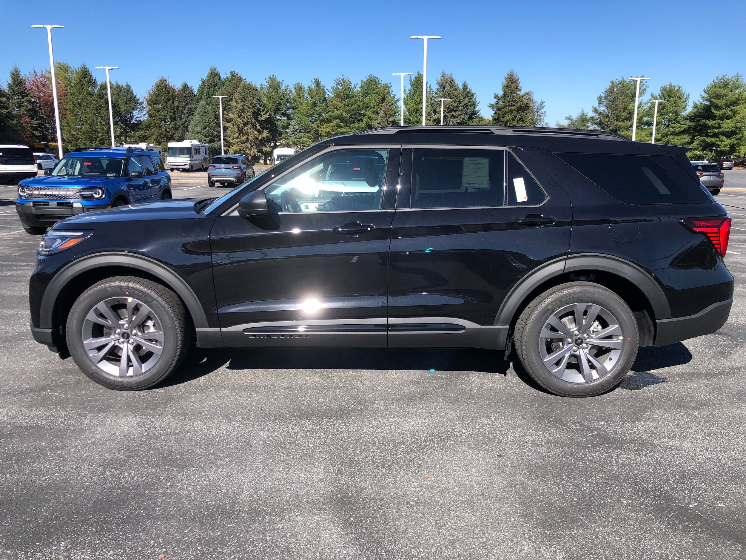 New 2026 Ford Explorer Active w/ Active Comfort Package AWD/4WD image 3