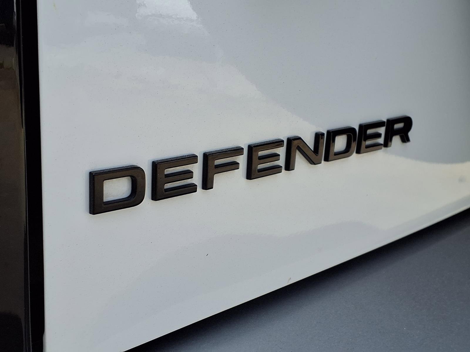 Used 2025 Land Rover Defender 110 S image 10