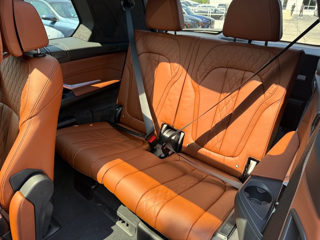 Certified 2025 BMW ALPINA XB7 AWD/4WD image 40