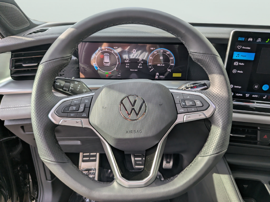New 2026 Volkswagen Tiguan SE R-Line FWD image 24