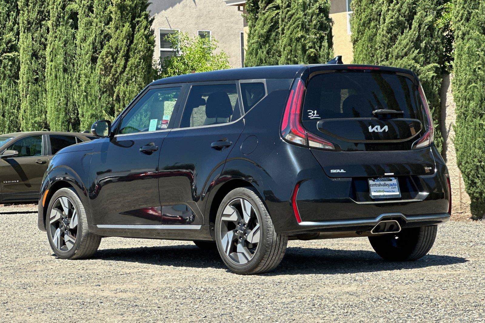 Used 2023 Kia Soul GT-Line FWD image 6
