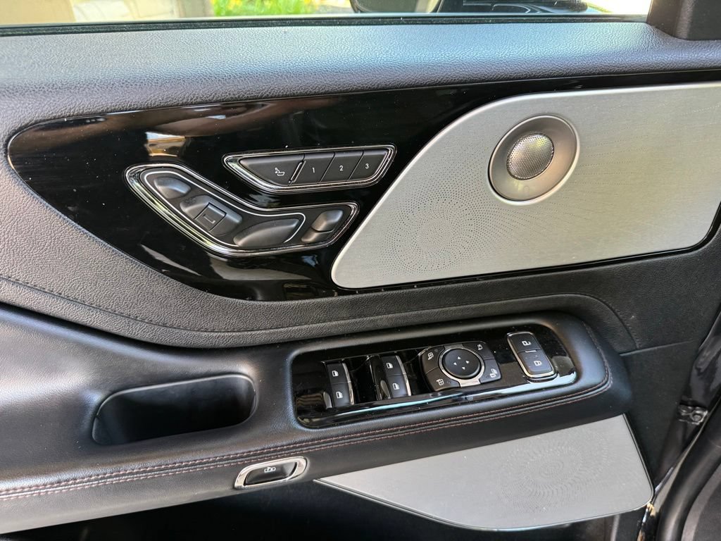 Used 2020 Lincoln Aviator Reserve w/ Equipment Group 202A AWD/4WD image 13
