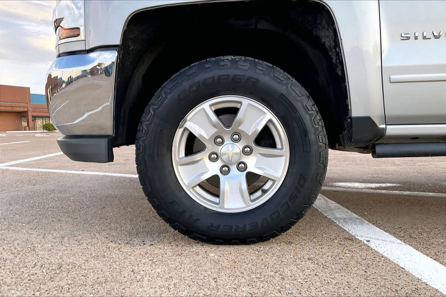 Used 2016 Chevrolet Silverado 1500 LT AWD/4WD image 8